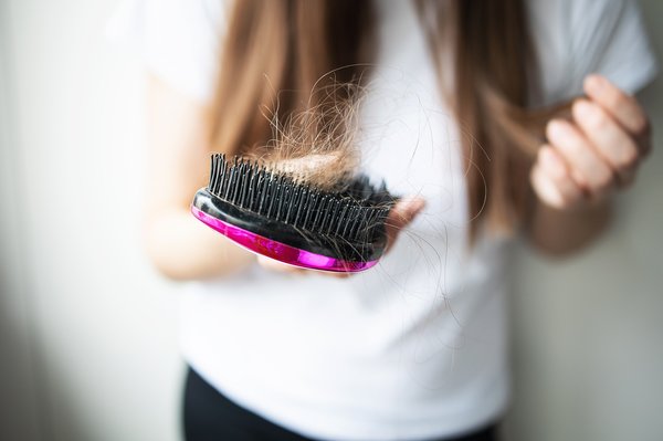 Solutions innovantes pour traiter l'alopécie féminine et ses causes